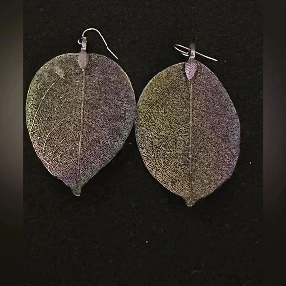 Leaf Earrings - Picture 3 of 4